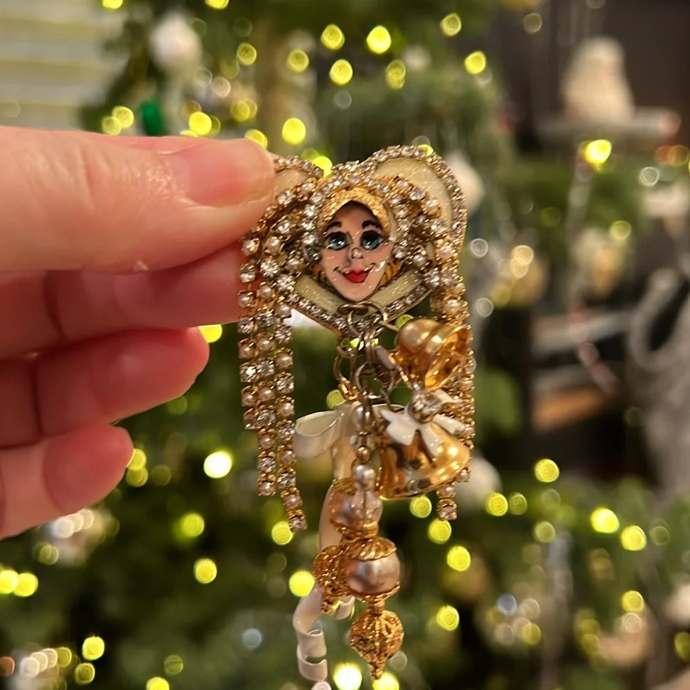 Rare lunch at the ritz bride and groom earrings - Picture 4 of 6